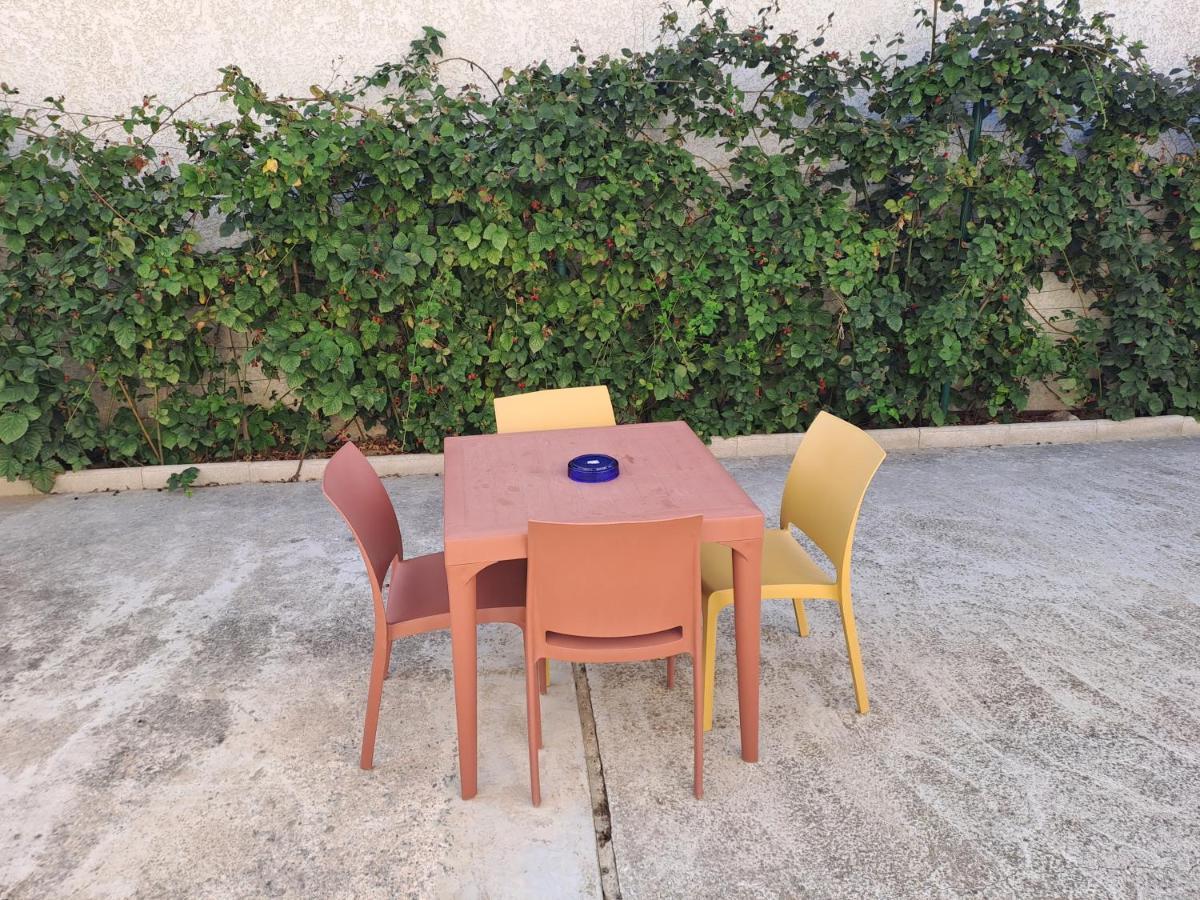 Appartement Avec Exterieur Et Parking Gratuit Perpignan Exterior foto